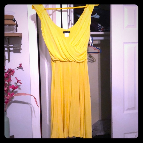 venus yellow dress